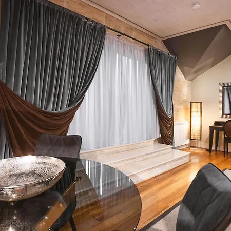 Eclat Luxury